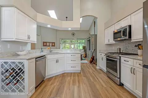 Kitchen - 430 Shell Cove Dr, Melbourne, FL 32940 photo 3 of 5
