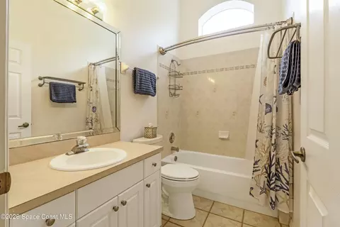 Bath - 430 Shell Cove Dr, Melbourne, FL 32940 photo 3 of 3