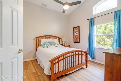 Bedroom - 430 Shell Cove Dr, Melbourne, FL 32940 photo 3 of 6