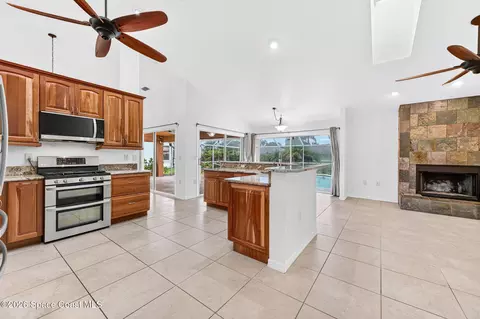 Kitchen - 1140 Cypress Trace Dr, Melbourne, FL 32940 photo 2 of 4