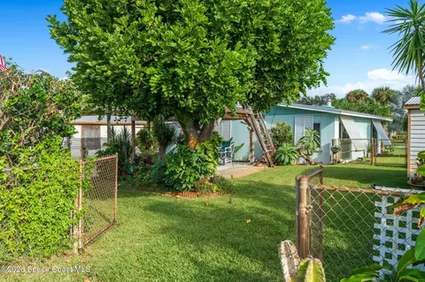 Exterior - 241 Avenida Central, Indialantic, FL 32903 photo 7 of 13
