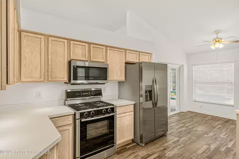 Kitchen - 4205 Long Leaf Dr, Melbourne, FL 32940 photo 2 of 5