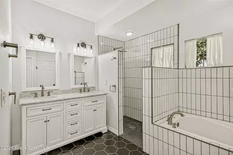 Bath - 4205 Long Leaf Dr, Melbourne, FL 32940 photo 1 of 4