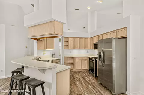 Kitchen - 4205 Long Leaf Dr, Melbourne, FL 32940 photo 4 of 5