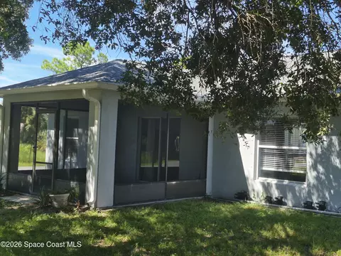 100 Bellbrook St SE, Palm Bay, FL 32909
