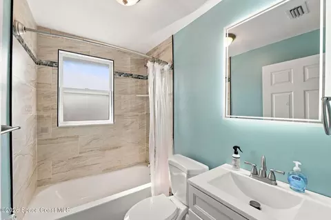 Bath - 218 E Fee Ave, Melbourne, FL 32901 photo 1 of 1