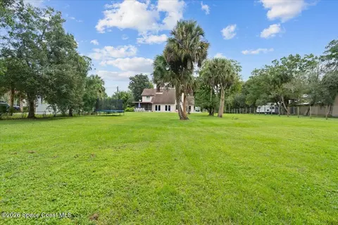 Exterior - 3480 Harlock Rd, Melbourne, FL 32934 photo 10 of 12