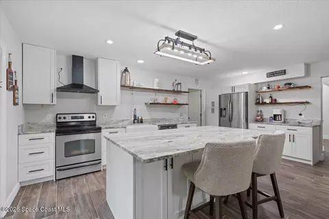 Kitchen - 3480 Harlock Rd, Melbourne, FL 32934 photo 4 of 6