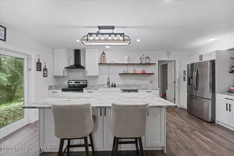 Kitchen - 3480 Harlock Rd, Melbourne, FL 32934 photo 5 of 6