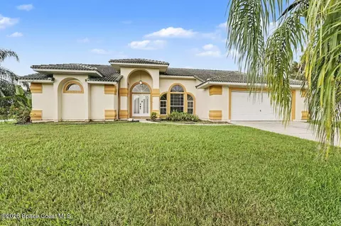850 Erfurt St NW, Palm Bay, FL 32907