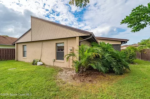 Exterior - 305 Bayhead Dr, Melbourne, FL 32940 photo 3 of 10