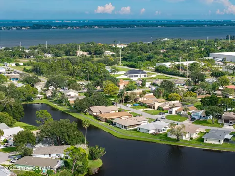 View/Area - 305 Bayhead Dr, Melbourne, FL 32940 photo 6 of 10