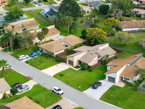 View/Area - 305 Bayhead Dr, Melbourne, FL 32940 photo 2 of 10