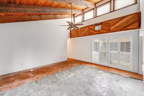 Living - 305 Bayhead Dr, Melbourne, FL 32940 photo 5 of 6