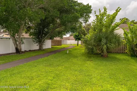 Exterior - 305 Bayhead Dr, Melbourne, FL 32940 photo 6 of 10