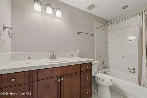 Bath - 3970 Dewberry Cir, Melbourne, FL 32901 photo 2 of 2