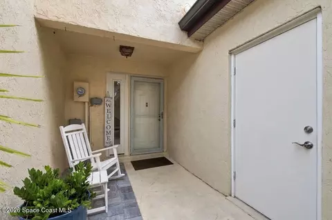 8752 Cocoa Ct, Cape Canaveral, FL 32920