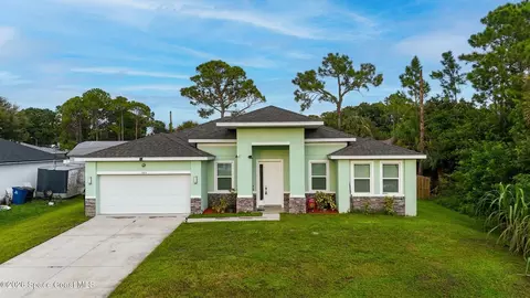 1865 Gallivan St NW, Palm Bay, FL 32907