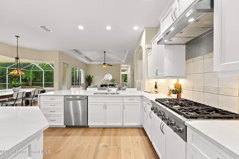 Kitchen - 8220 Compton Way, Melbourne, FL 32940 photo 3 of 6