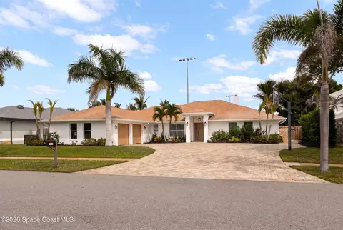 Exterior - 1031 E River Oaks Dr, Indialantic, FL 32903 photo 8 of 10