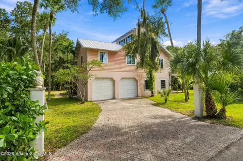 385 Live Oak Dr, Vero Beach, FL 32963