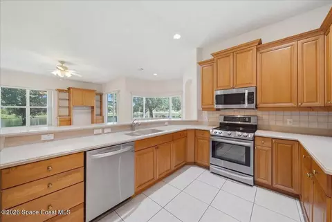 Kitchen - 1630 Wilmington Dr, Melbourne, FL 32940 photo 3 of 5