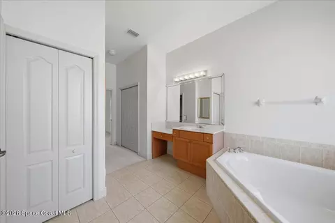 Bath - 1630 Wilmington Dr, Melbourne, FL 32940 photo 2 of 4