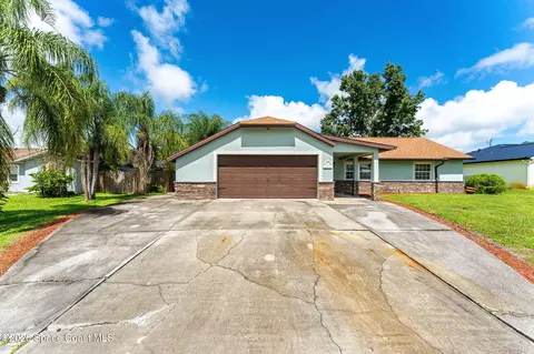 697 Hamm St NW, Palm Bay, FL 32907