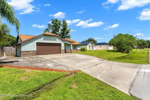 697 Hamm St NW, Palm Bay, FL 32907