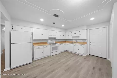 Kitchen - 3613 Sunny Dr, Mims, FL 32754 photo 2 of 2
