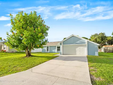 327 Brescia St NE, Palm Bay, FL 32907
