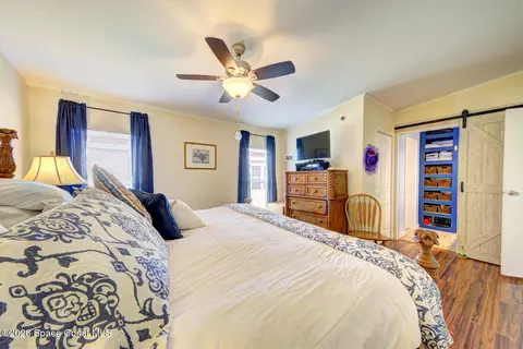 Bedroom - 385 Outer Dr, Cocoa, FL 32926 photo 3 of 5