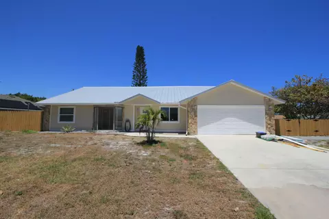 121 High Ct, Sebastian, FL 32958