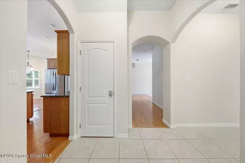 Entry Way - 124 Sonya Dr, Cocoa, FL 32926 photo 6 of 8