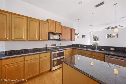 Kitchen - 124 Sonya Dr, Cocoa, FL 32926 photo 2 of 6