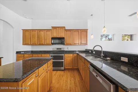 Kitchen - 124 Sonya Dr, Cocoa, FL 32926 photo 4 of 6