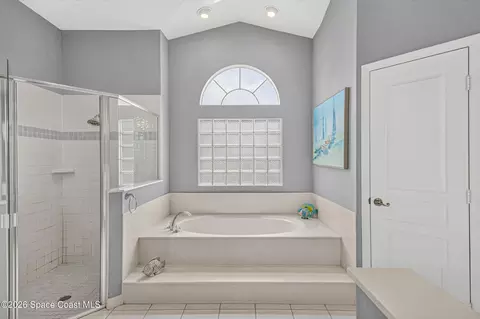 Bath - 1024 Lennox Way, Melbourne, FL 32940 photo 2 of 4
