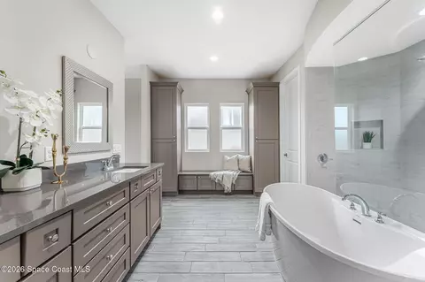 Bath - 4030 Domain Ct, Melbourne, FL 32934 photo 1 of 4