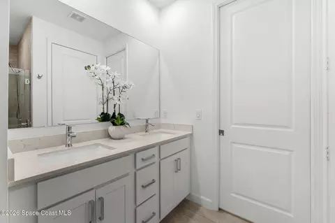Bath - 9933 Alister Dr, Melbourne, FL 32940 photo 2 of 3
