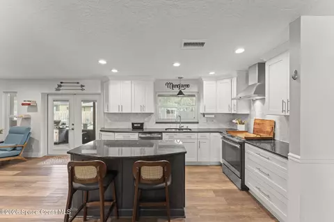 Kitchen - 2415 E Friday Cir, Cocoa, FL 32926 photo 5 of 5
