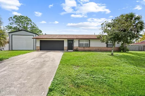 496 Brookedge St NE, Palm Bay, FL 32907