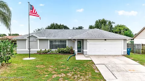 812 NW Banks St NW, Palm Bay, FL 32907