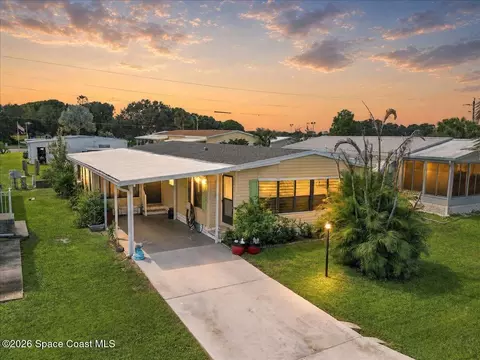5351 Bannock St, Micco, FL 32976
