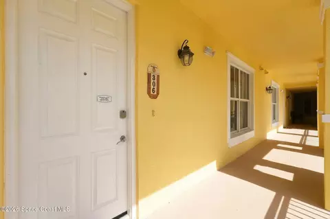 Entry Way - 1437 Pineapple Ave #306, Melbourne, FL 32935 photo 1 of 1
