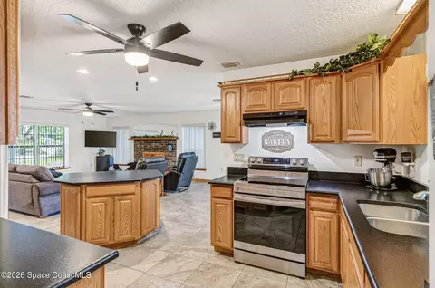 Kitchen - 648 Orange Ct, Rockledge, FL 32955 photo 4 of 5