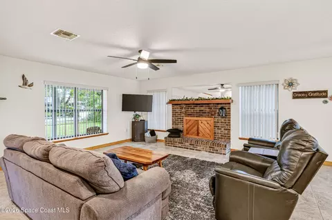 Living - 648 Orange Ct, Rockledge, FL 32955 photo 3 of 7