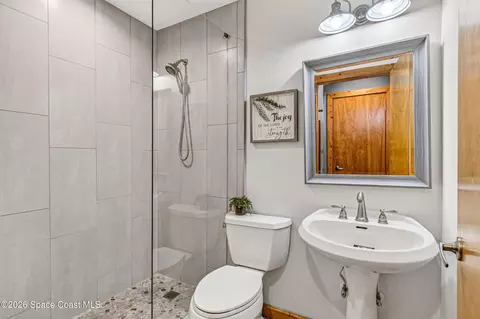 Bath - 648 Orange Ct, Rockledge, FL 32955 photo 3 of 3