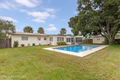 Exterior - 2614 Forest Dr, Melbourne, FL 32901 photo 2 of 7