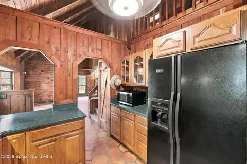 Kitchen - 4295 Lakeridge Dr, Melbourne, FL 32934 photo 2 of 3