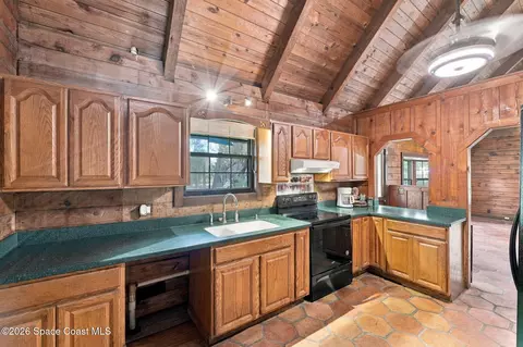 Kitchen - 4295 Lakeridge Dr, Melbourne, FL 32934 photo 1 of 3